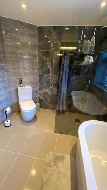 Stunning Double Bedroom Greenwich With Private Bathroom Homestay