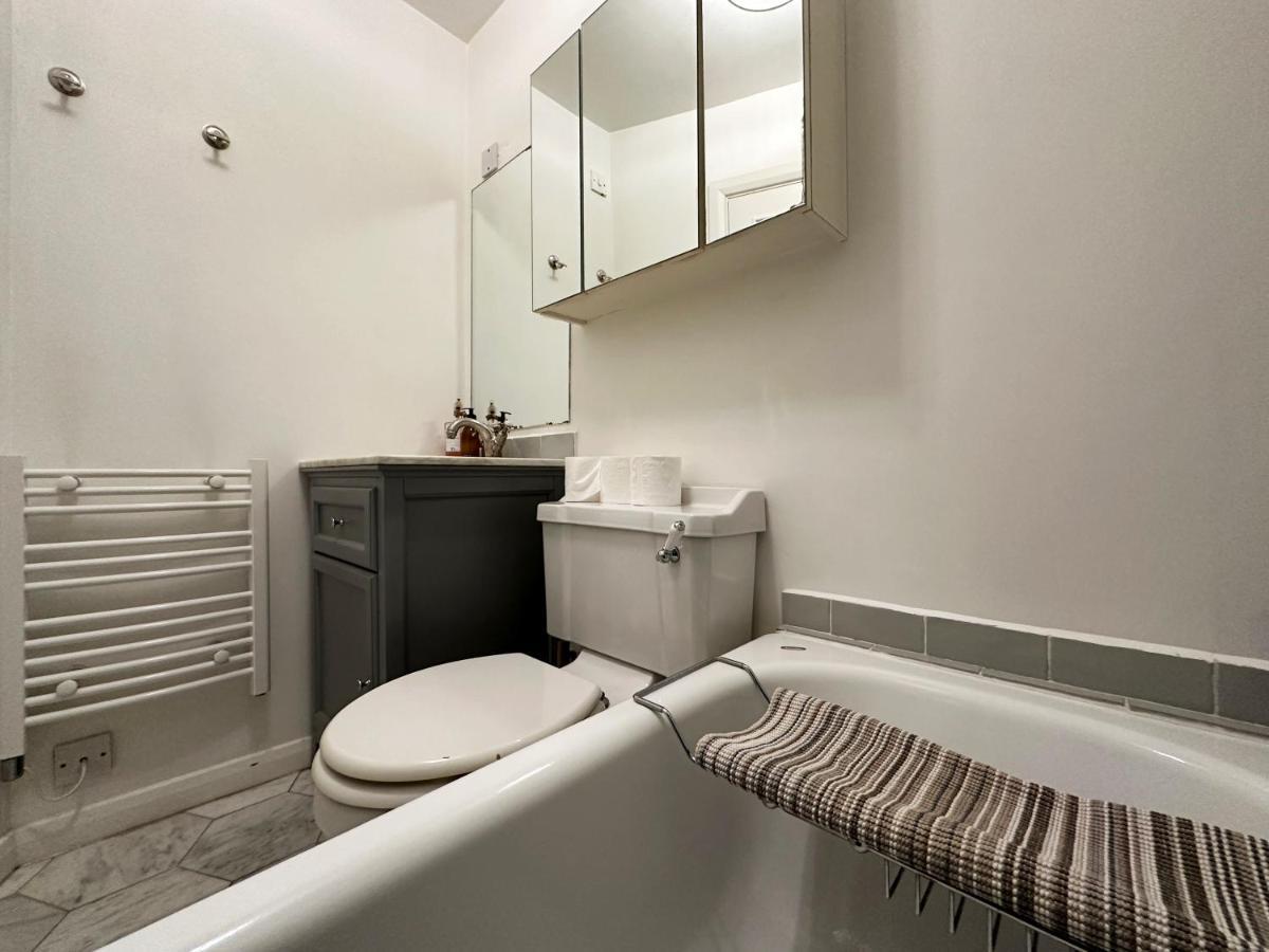 Kelly's Place Near Liverpool Street London