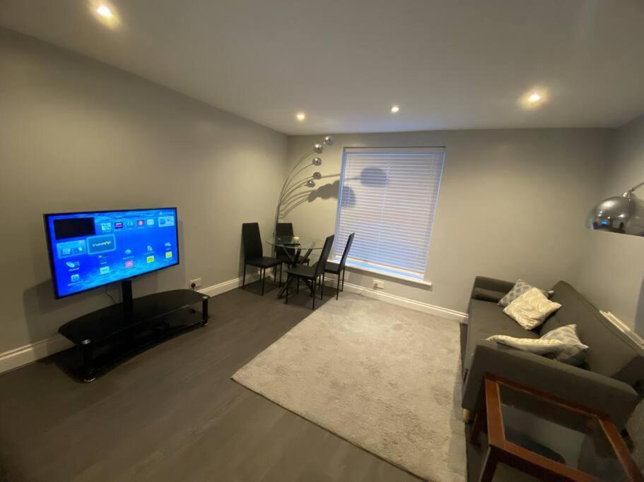 Spacious 2 Bedroom Flat London