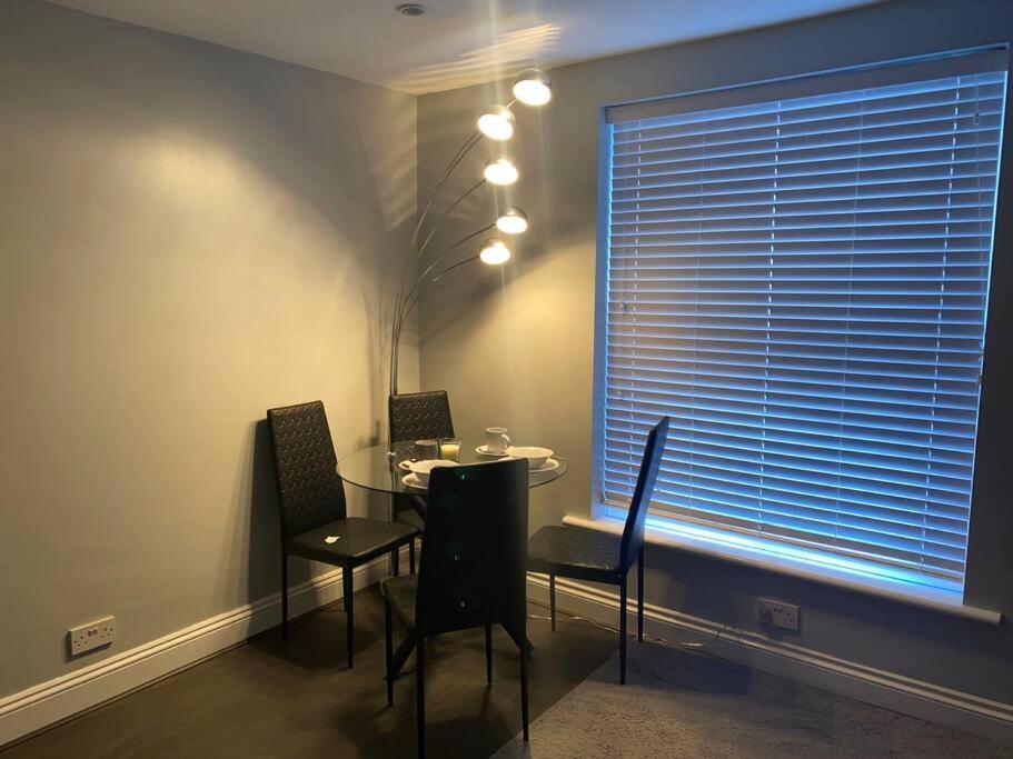 Spacious 2 Bedroom Flat Apartment London