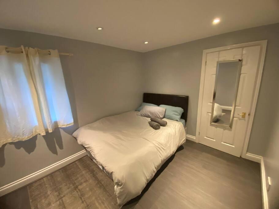 Spacious 2 Bedroom Flat * London