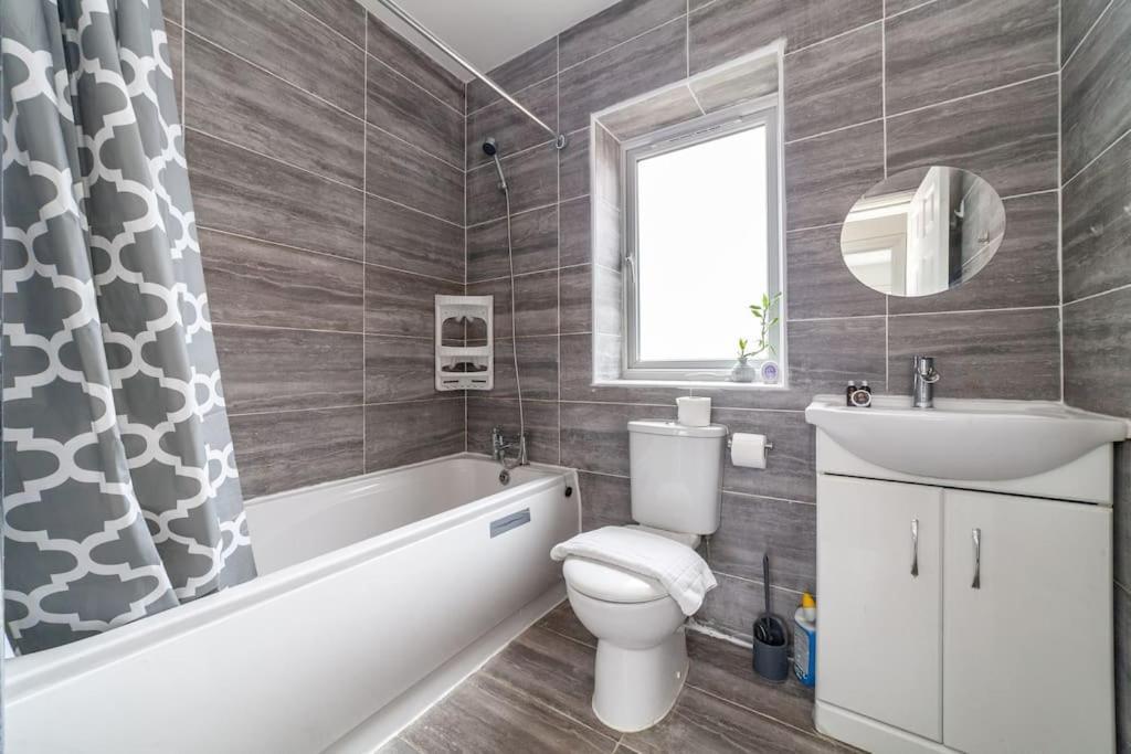 Lovely 2 Bedroom House In Greenwich *
