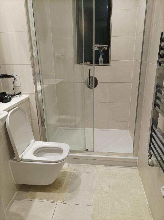 Aberfeldy Village Apartment London