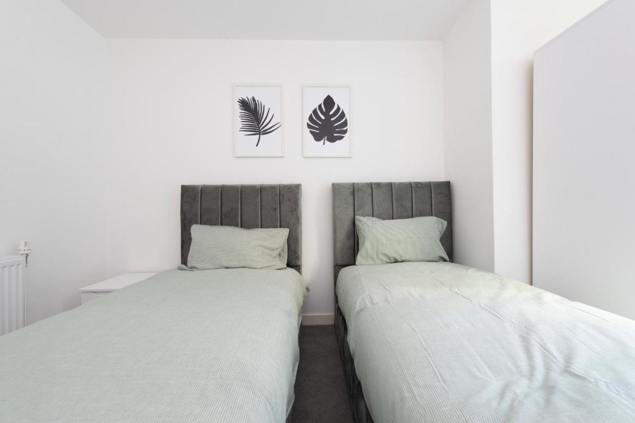 Stunning Luxury 2 Bedroom Apartment