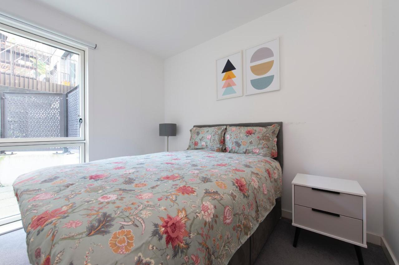 Stunning Luxury 2 Bedroom Apartment London