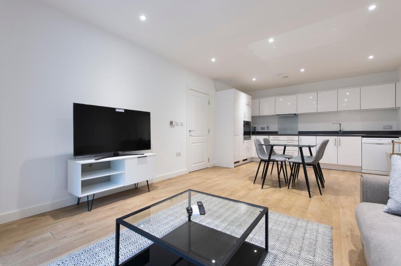 Stunning Luxury 2 Bedroom Apartment London