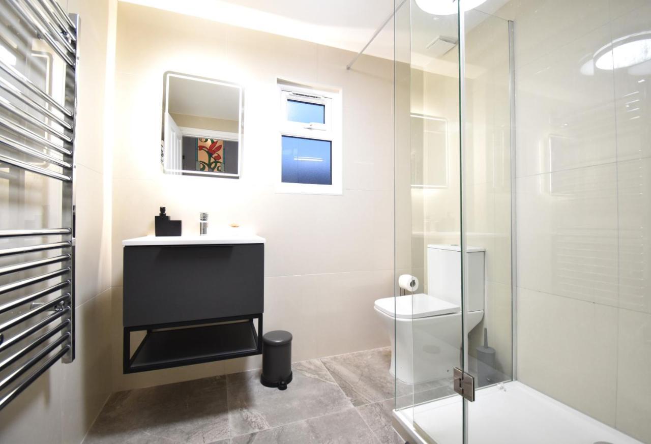 Stunning 3 Bed Leilighet London