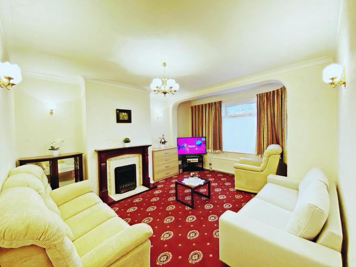 Barking House Sleeps 12 - Parking - Train Tube - Airport *