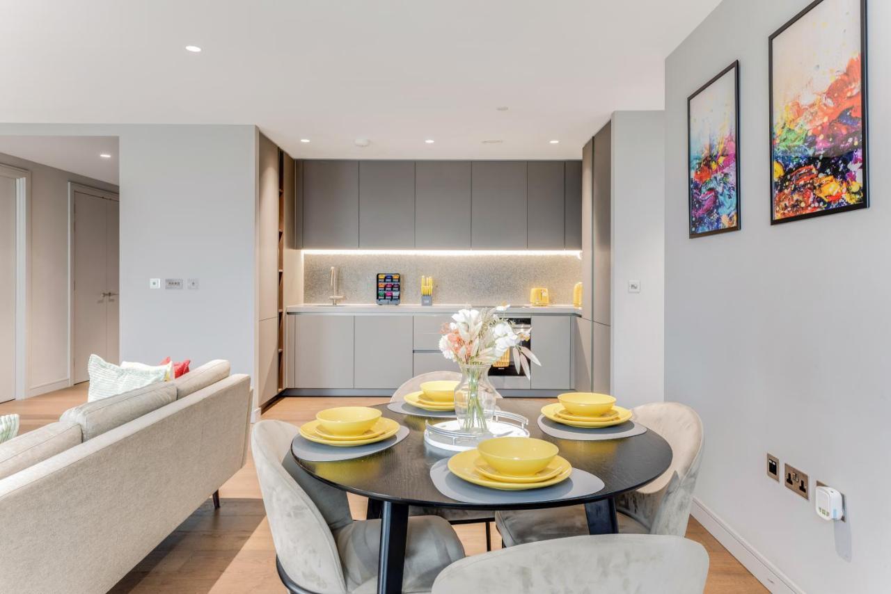 Apartment Shyroyale London