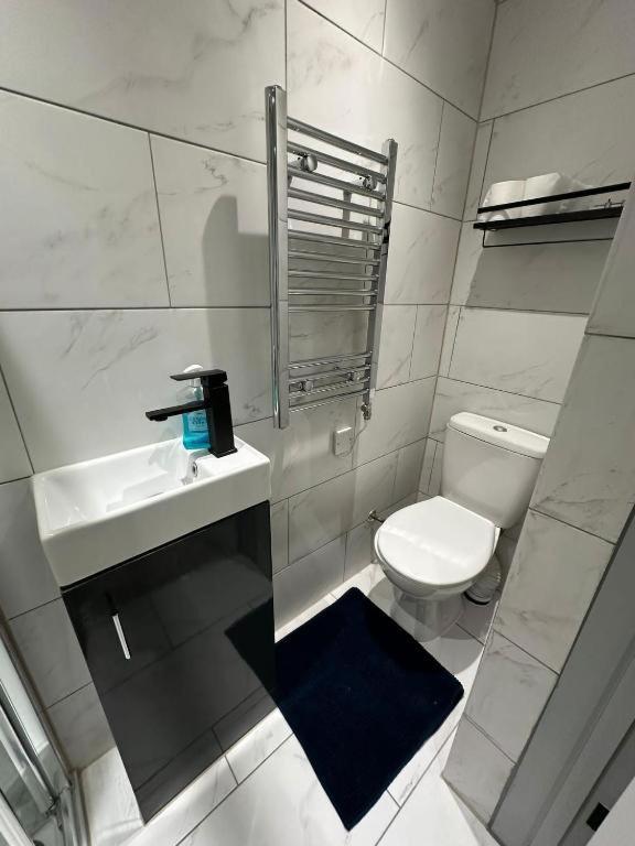 Gjestgiverier Serviced Ensuite Double - Near Greenwich Park - The O2 Arena - Nearby Transport Links To - New Cross Station - Lewisham Se14 London