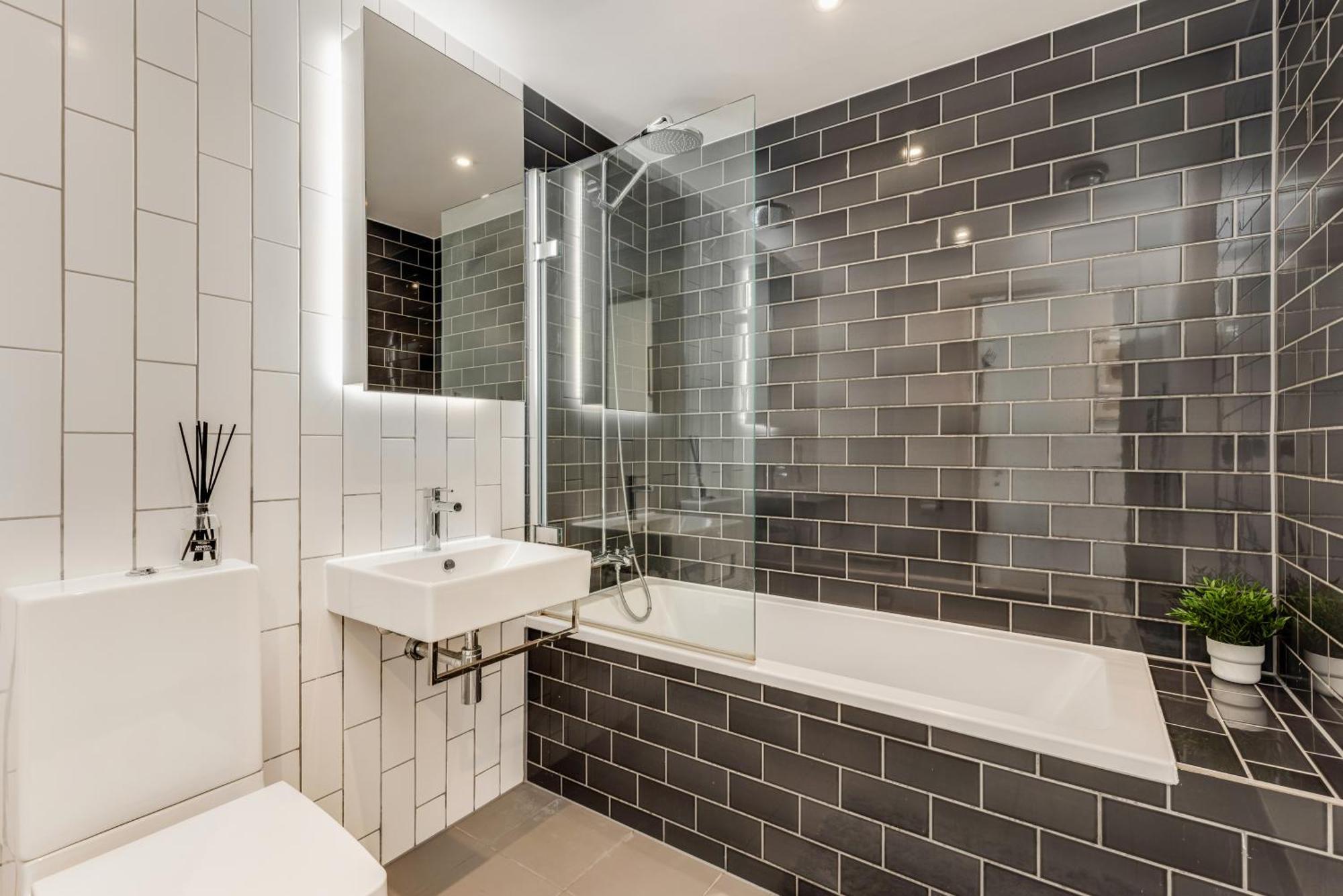 Khayat Homes - The Great Escape - 3 Bed Luxury London
