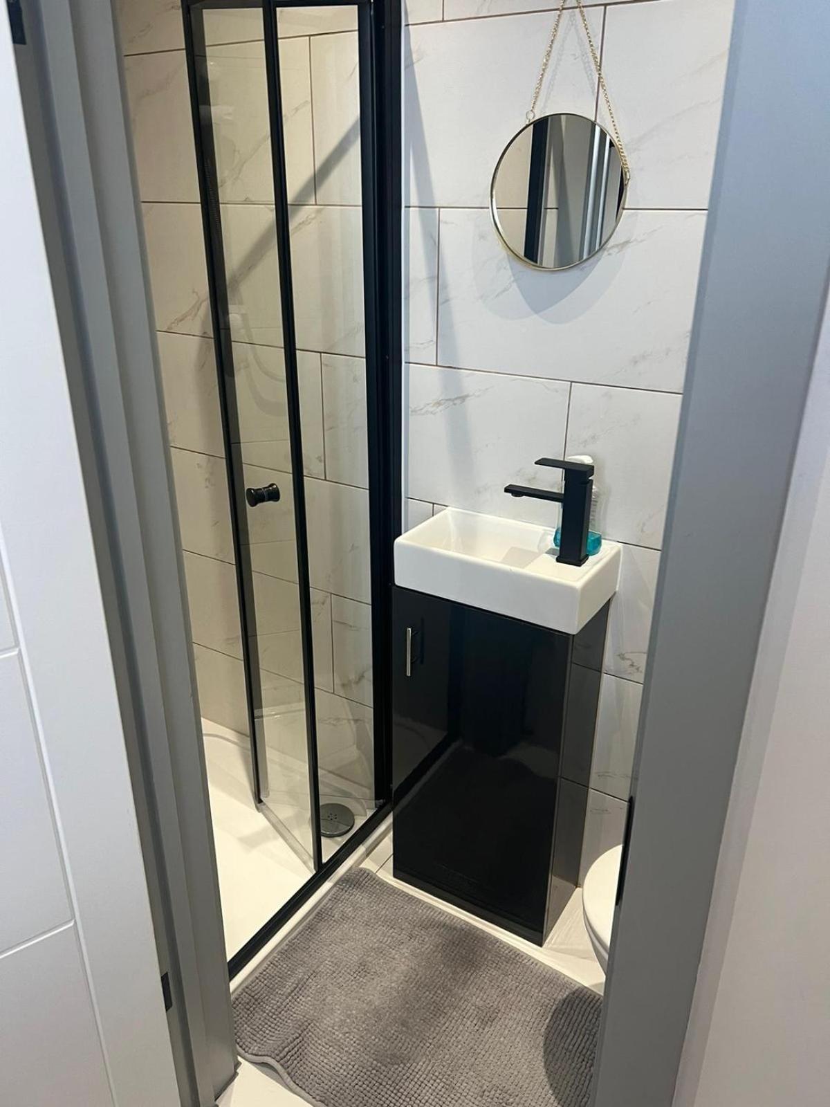 Serviced Ensuite Double - Near Greenwich Park - The O2 Arena - Nearby Transport Links To - New Cross Station - Lewisham Se14 Gjestgiverier *