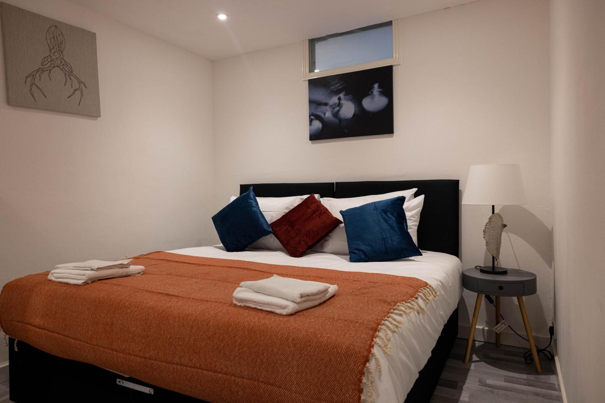 3bed -city-8guests-freeparking-fastwifi Apartment