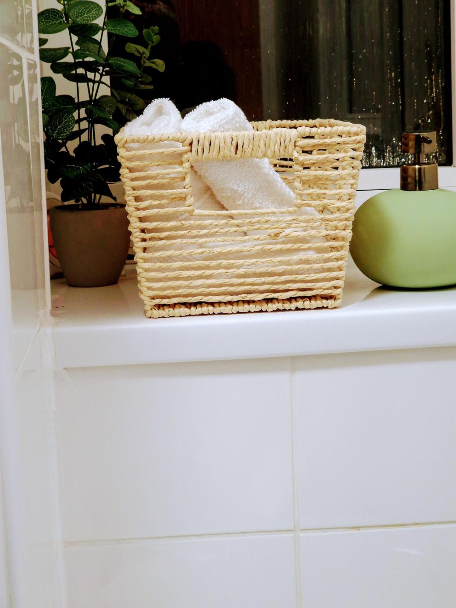 1 Bedroom Flat *