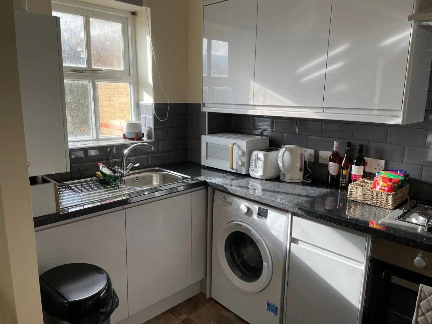 Appartement 4min Walk Uni Of East 1br