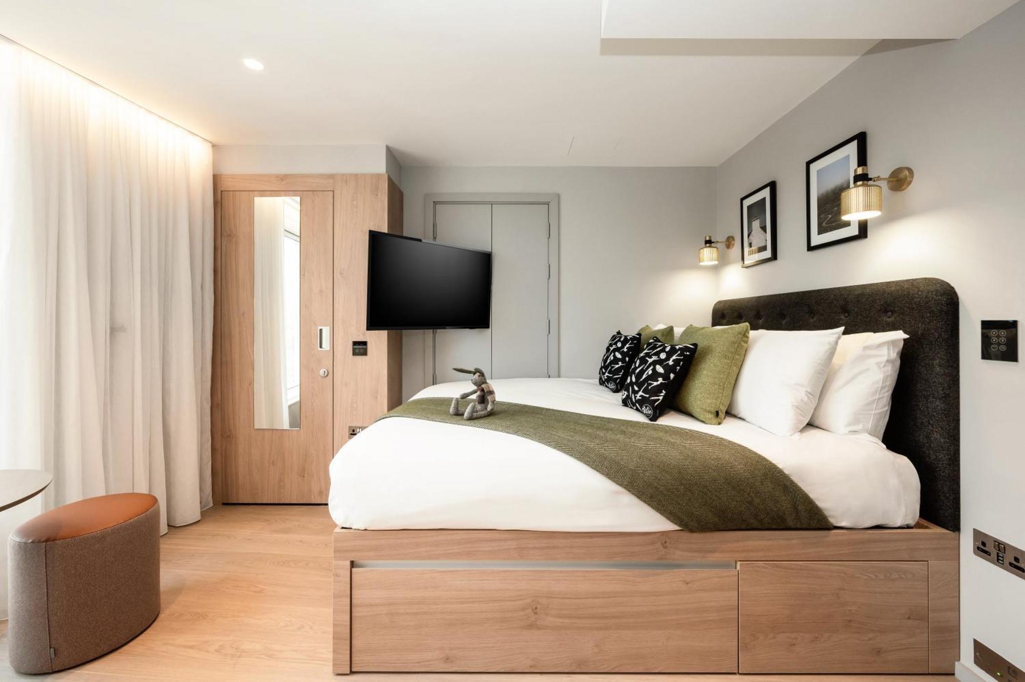 Wilde Aldgate Tower Bridge Aparthotel London