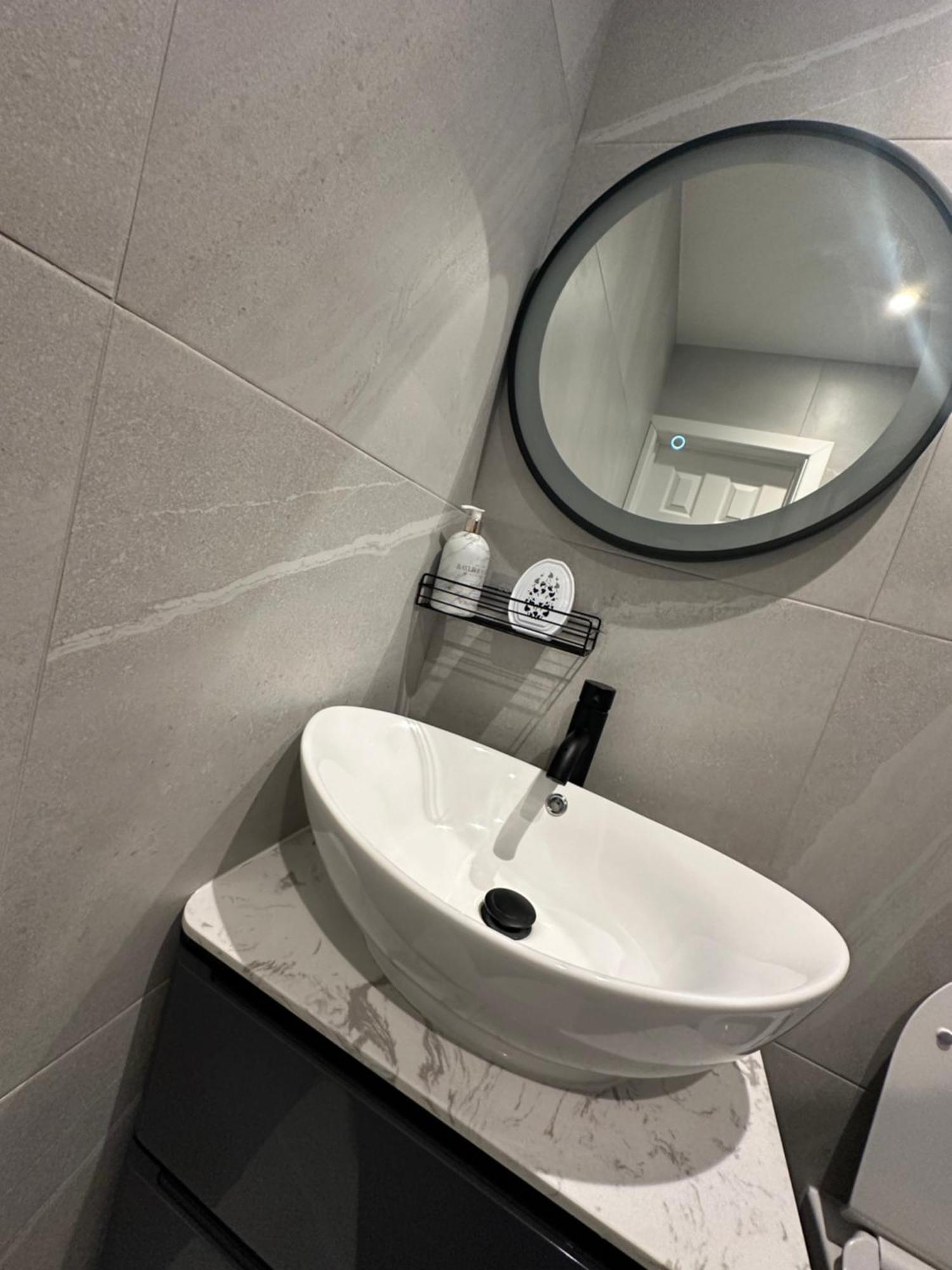 Appartement Spacious En-suite Private Bath And Kitchen Studio Flat Canary Wharf No 3 *