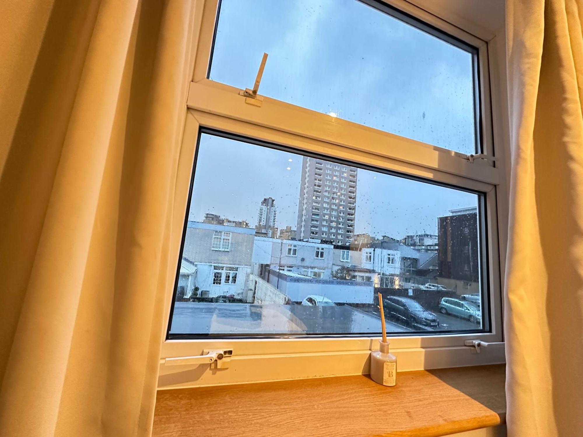 Spacious En-suite Private Bath And Kitchen Studio Flat Canary Wharf No 3 Appartement