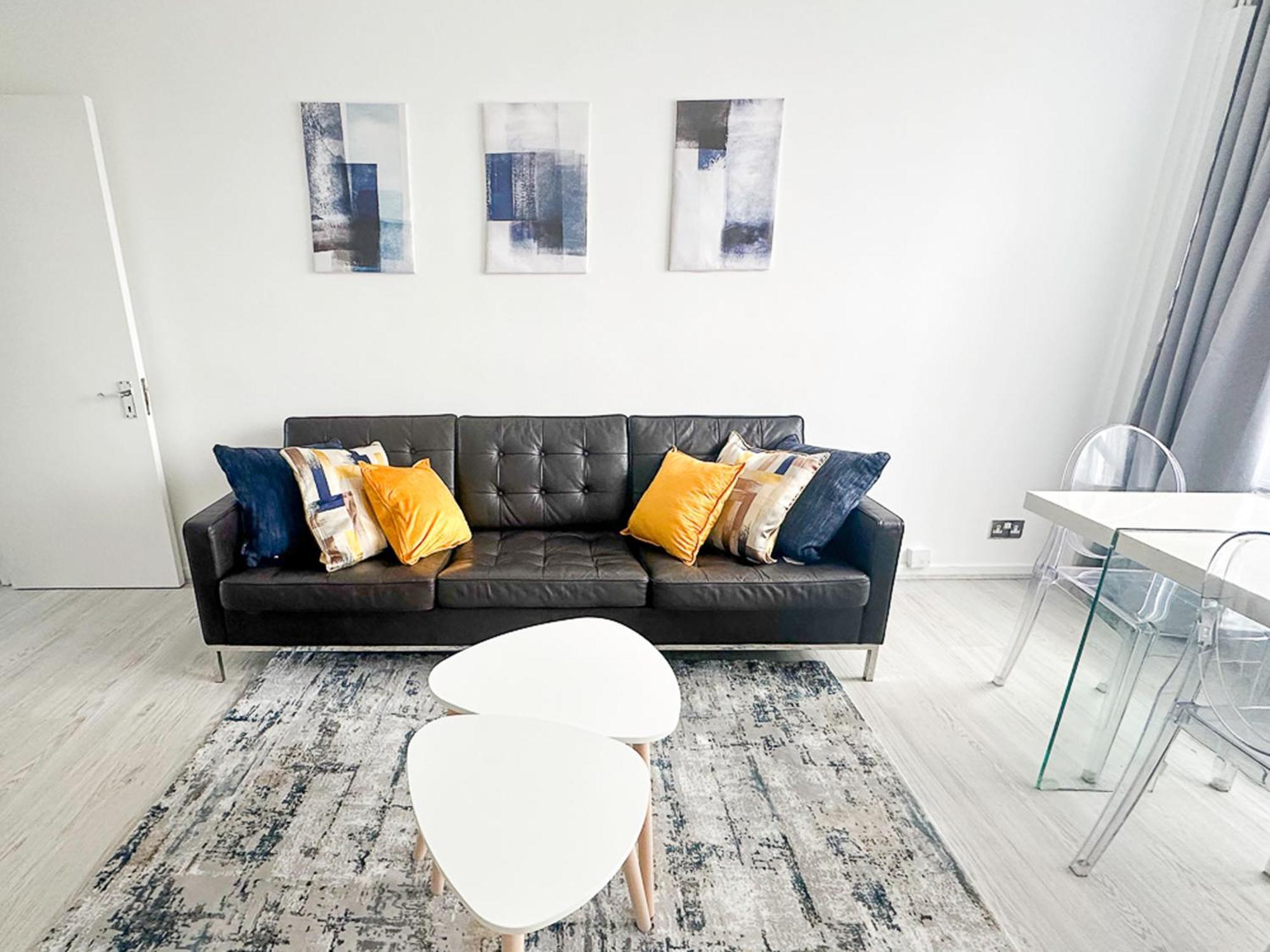 3 Bedroom Flat Haggerston, Hackney, Apartment *