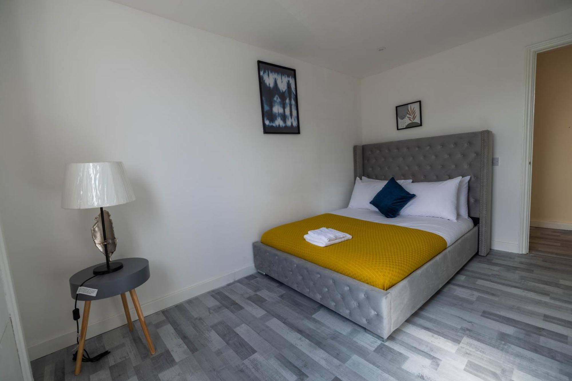 3bed -city-8guests-freeparking-fastwifi * London