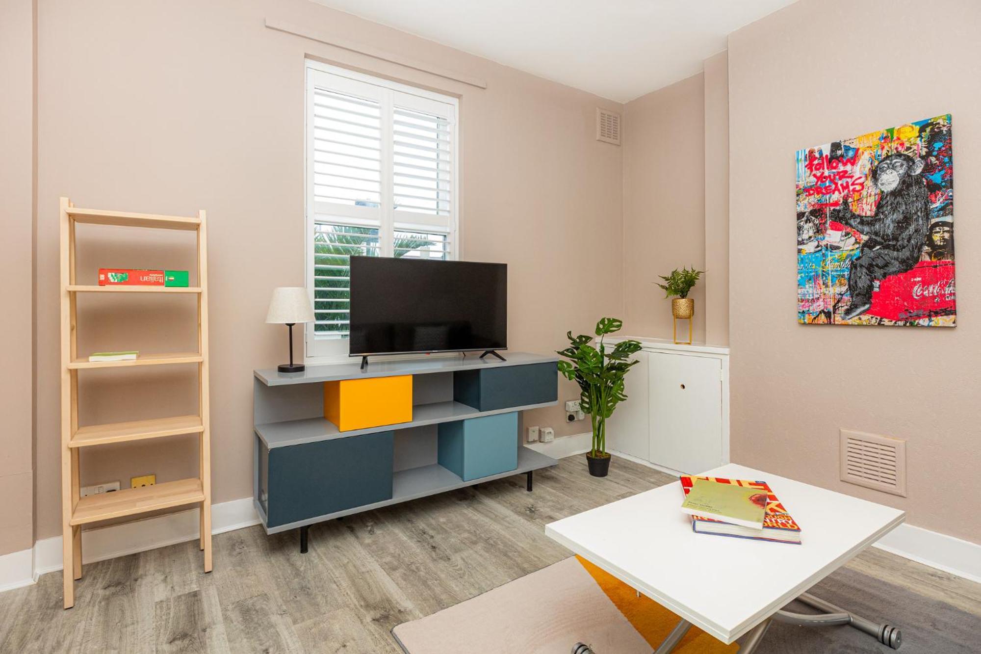 Holiday home Renovated 3br Wgarden In Stratford, 1min To Train