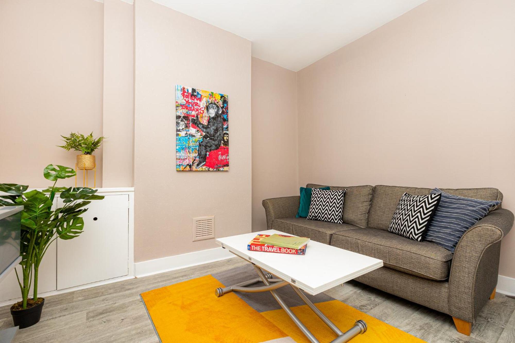 Renovated 3br Wgarden In Stratford, 1min To Train *