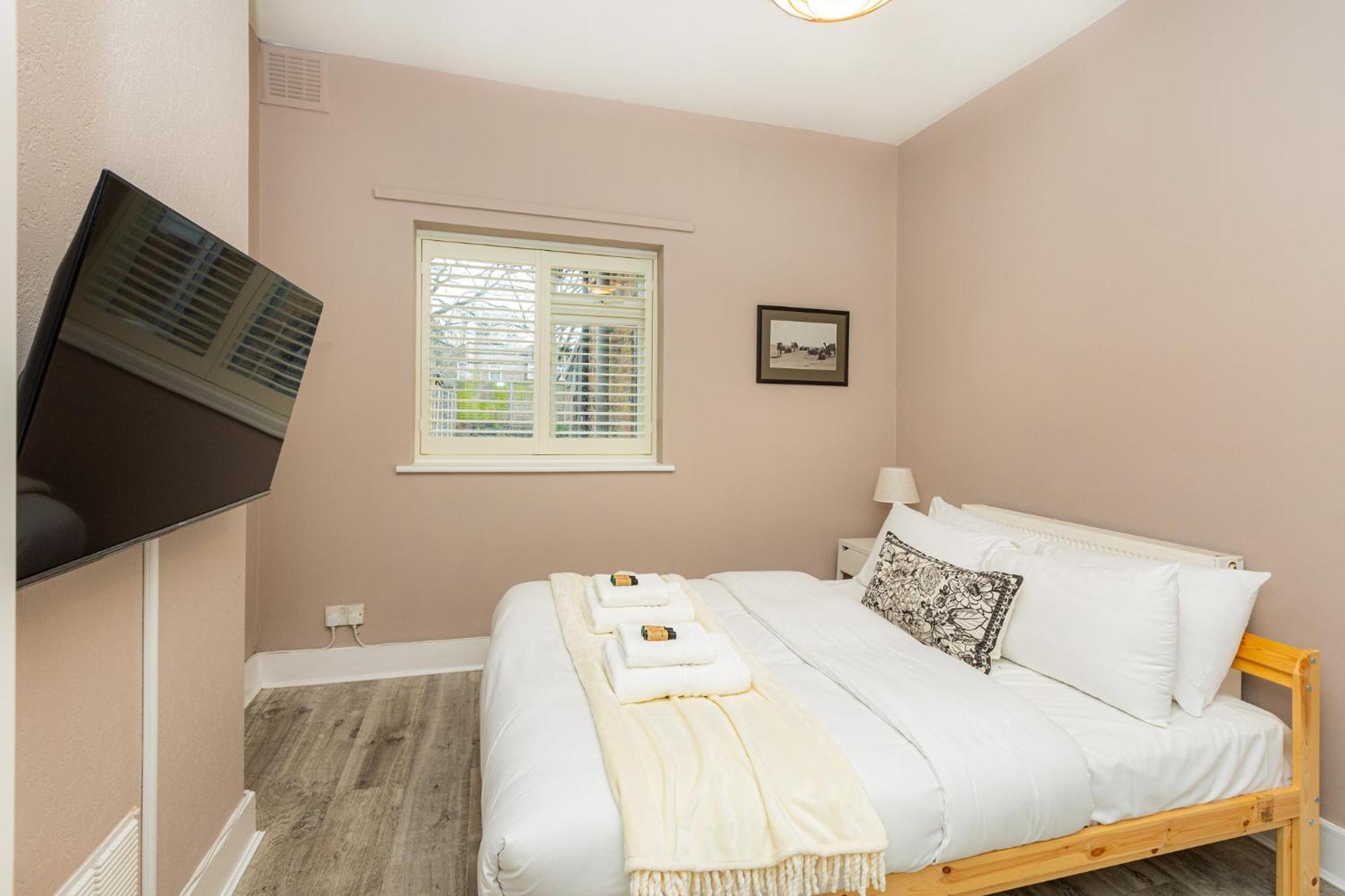 Holiday home Renovated 3br Wgarden In Stratford, 1min To Train London