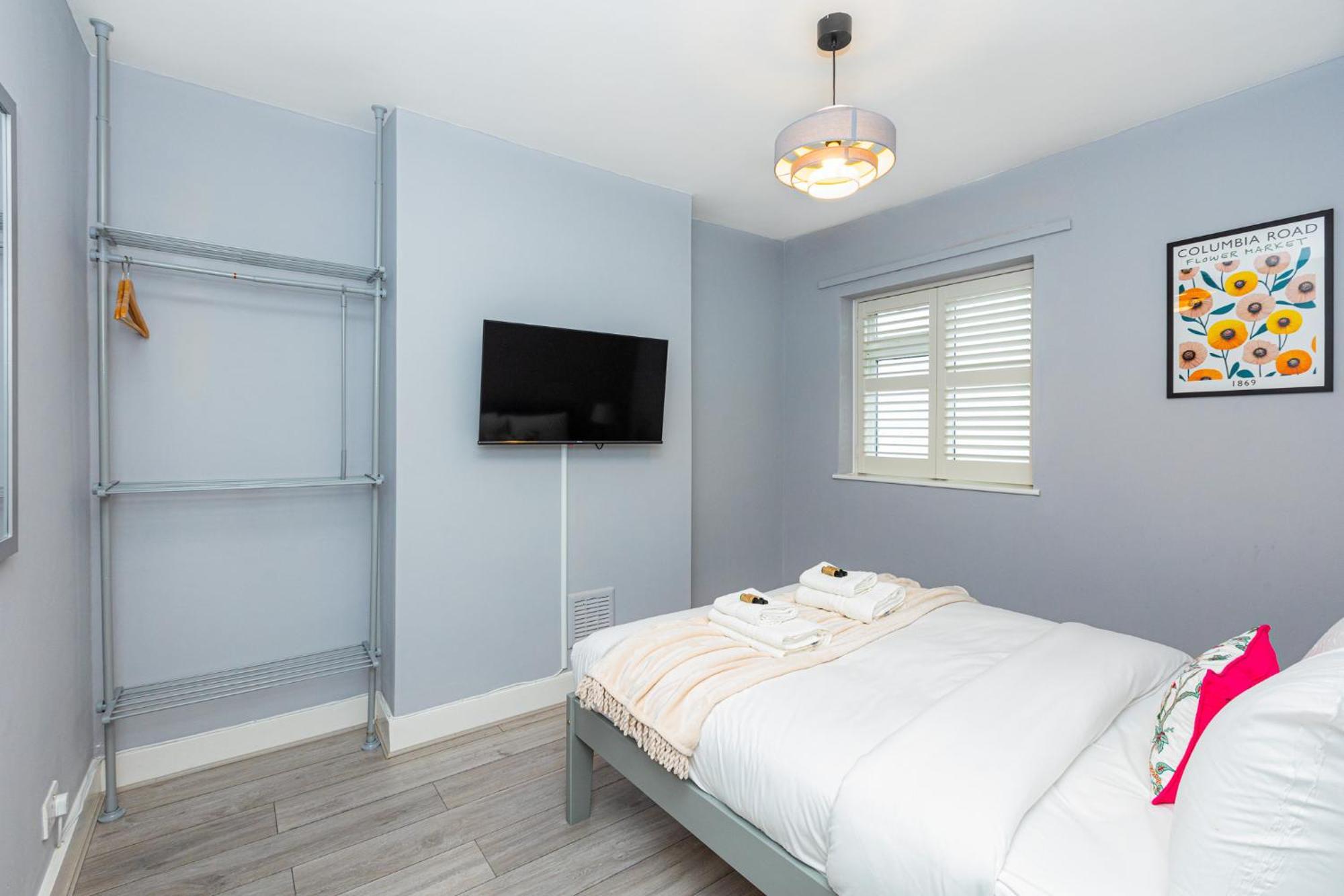 Renovated 3br Wgarden In Stratford, 1min To Train * London