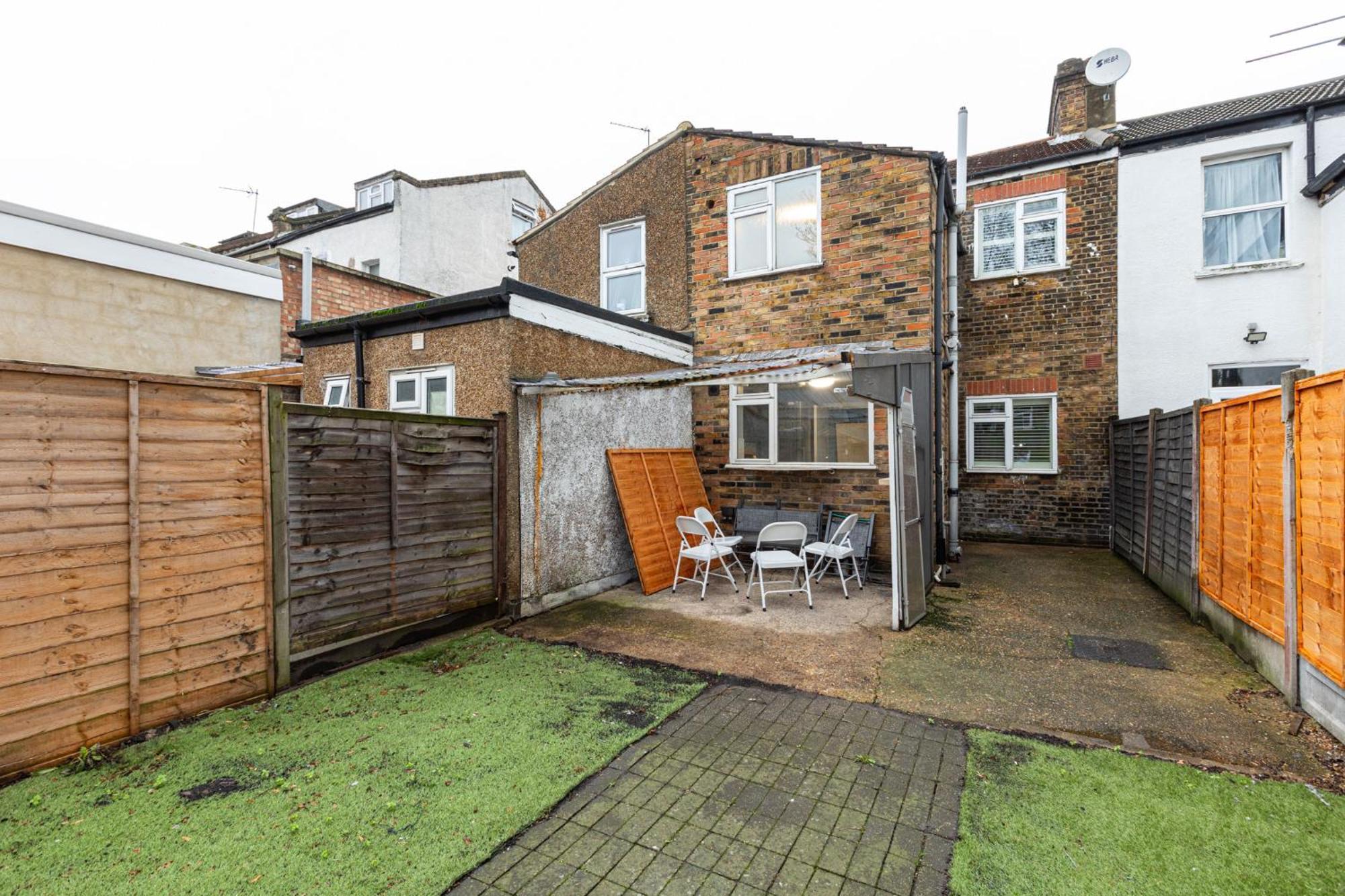 Renovated 3br Wgarden In Stratford, 1min To Train London