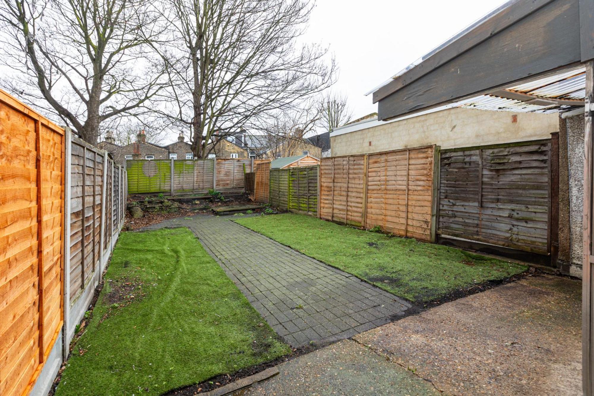 Renovated 3br Wgarden In Stratford, 1min To Train