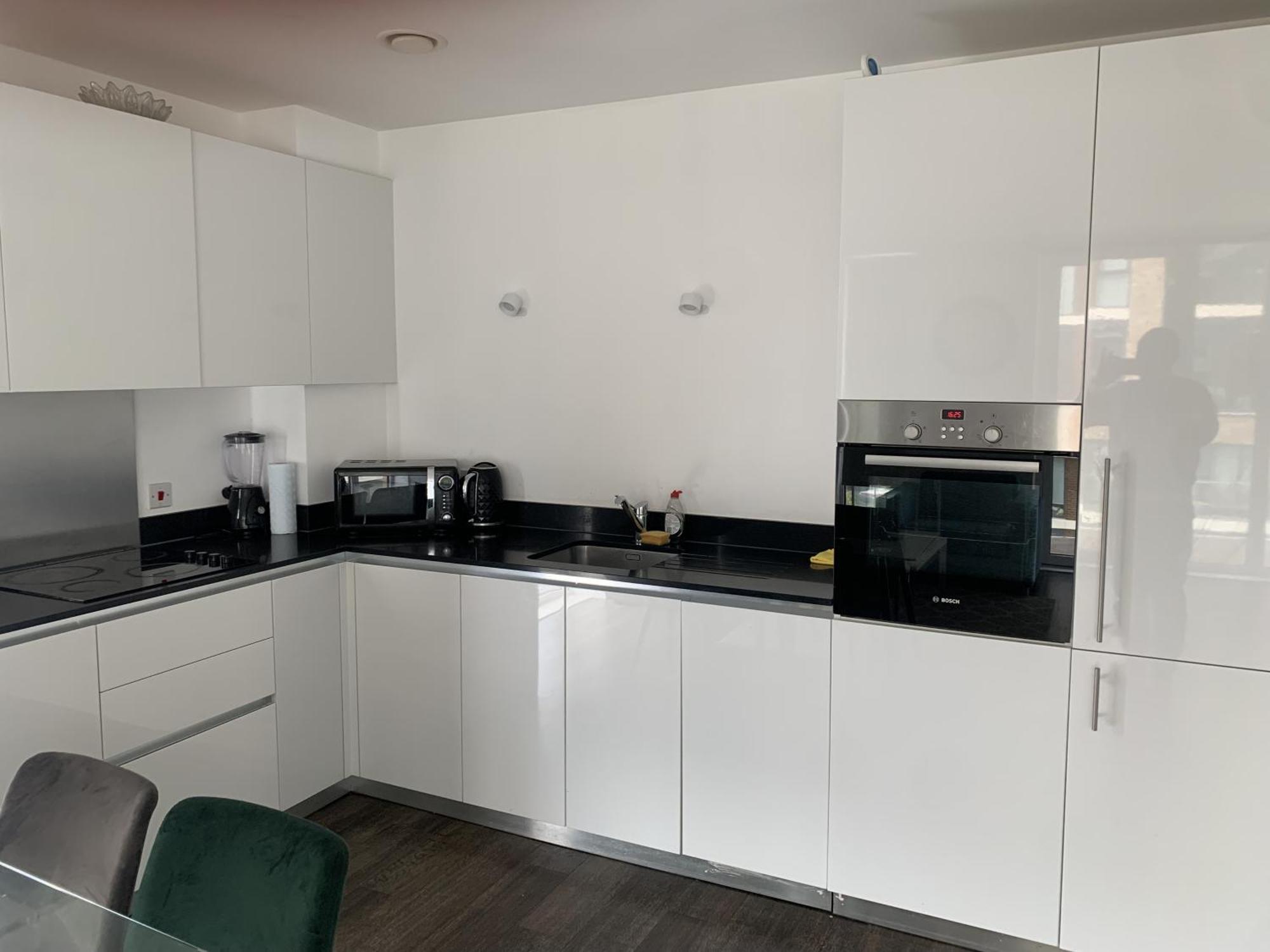 Apartment 2 Bedroom 2 Bath 1 Ensuite In Roya Asenal Beautiful Views & Parking *