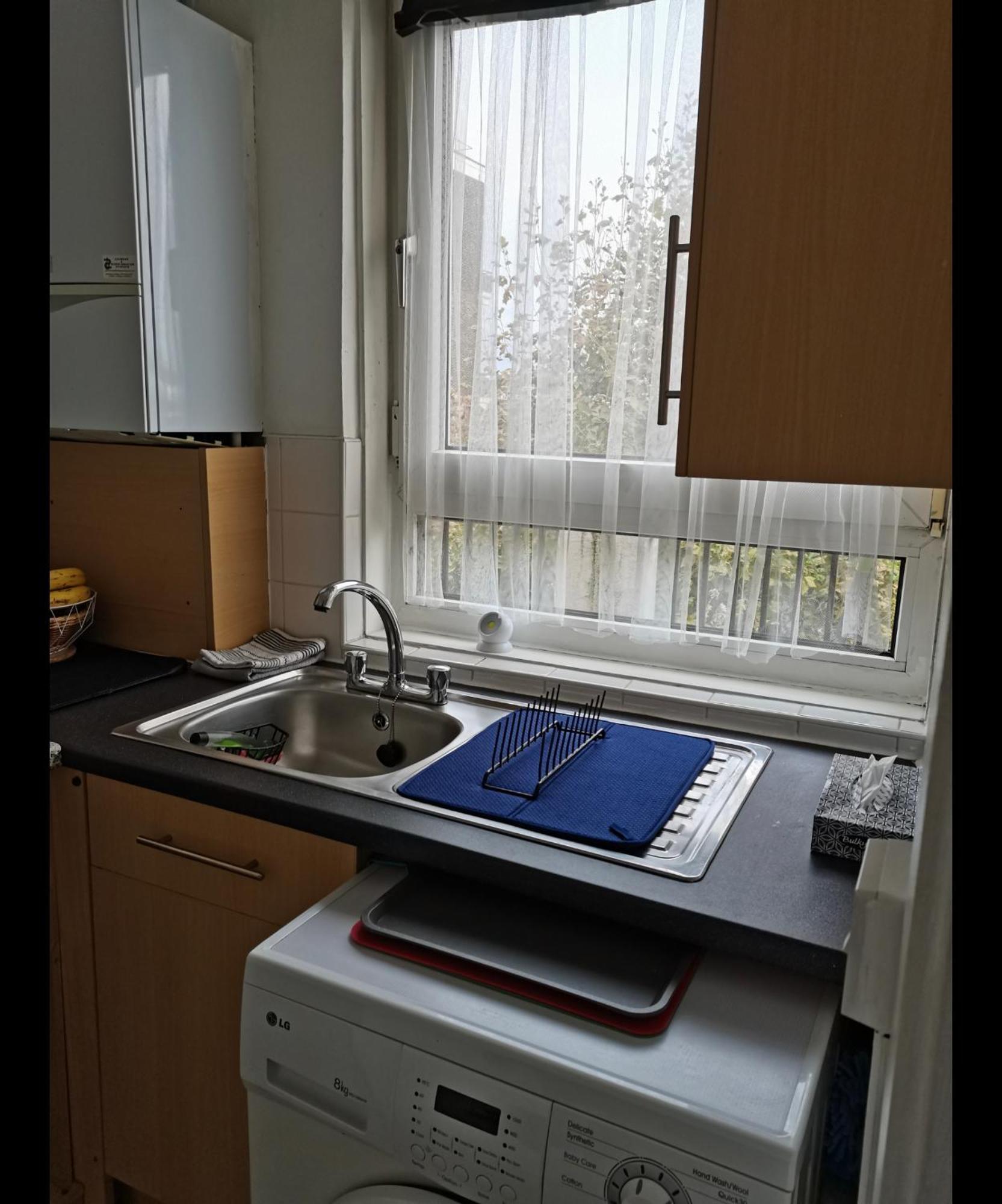 Charming Town Studio Flat, Tower Bridge * London