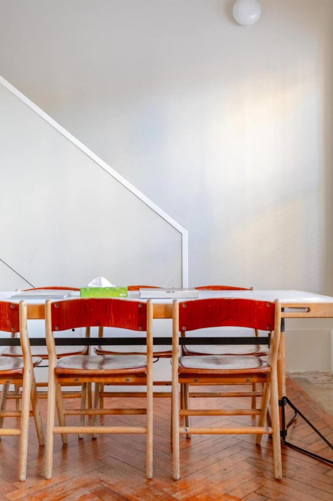 Tastefully Curated Mezzanine Flat Hackney! * London