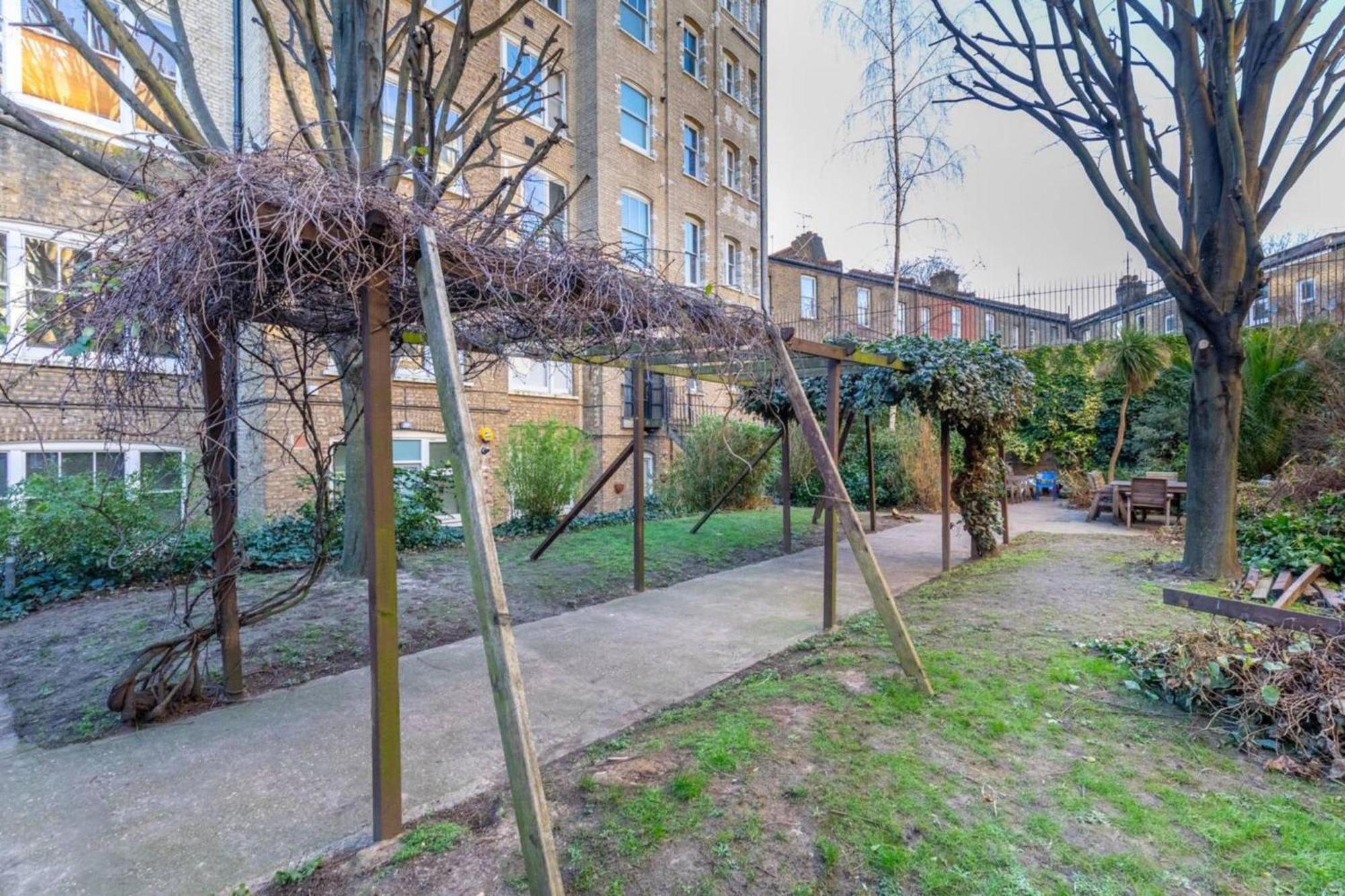 Tastefully Curated Mezzanine Flat Hackney! Apartment