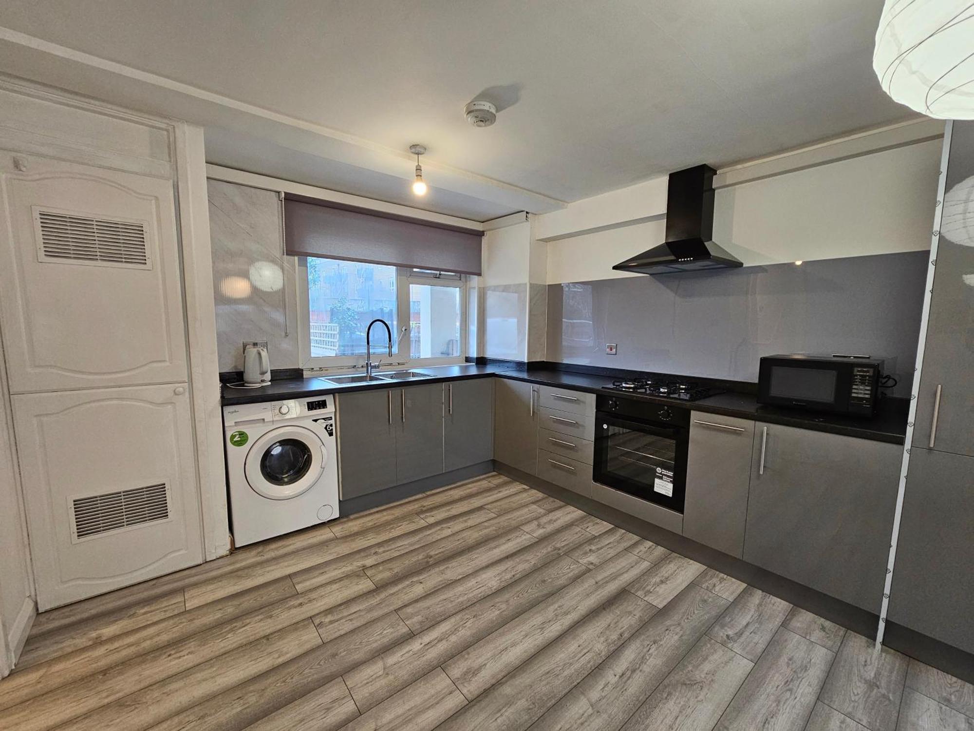Mile End Guest house *