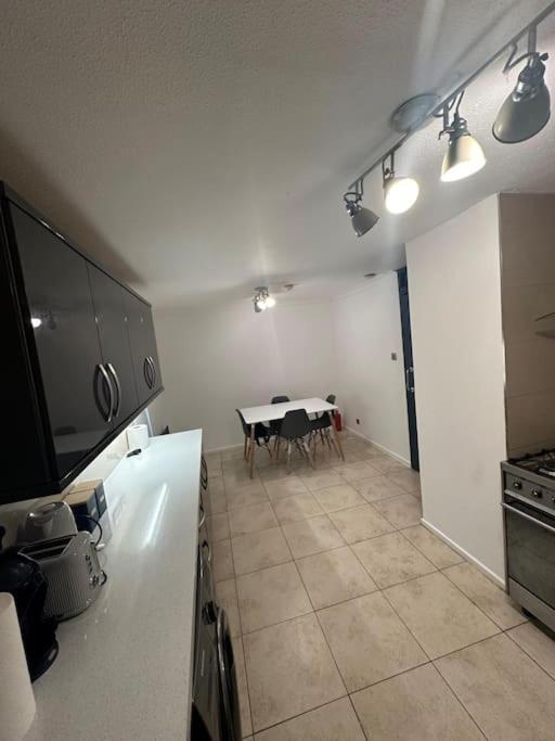 2 Bedrooms In Plaistow Near Tube To * Londres