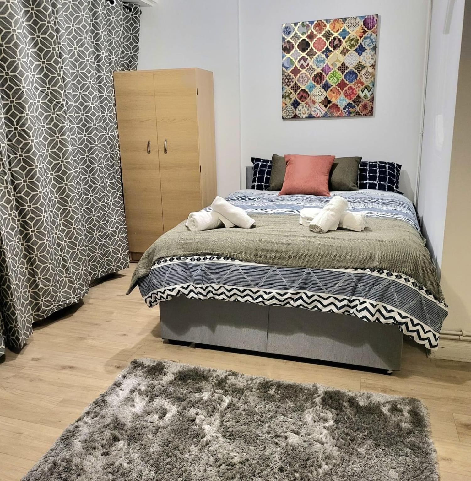 Close To Qmul Homestay