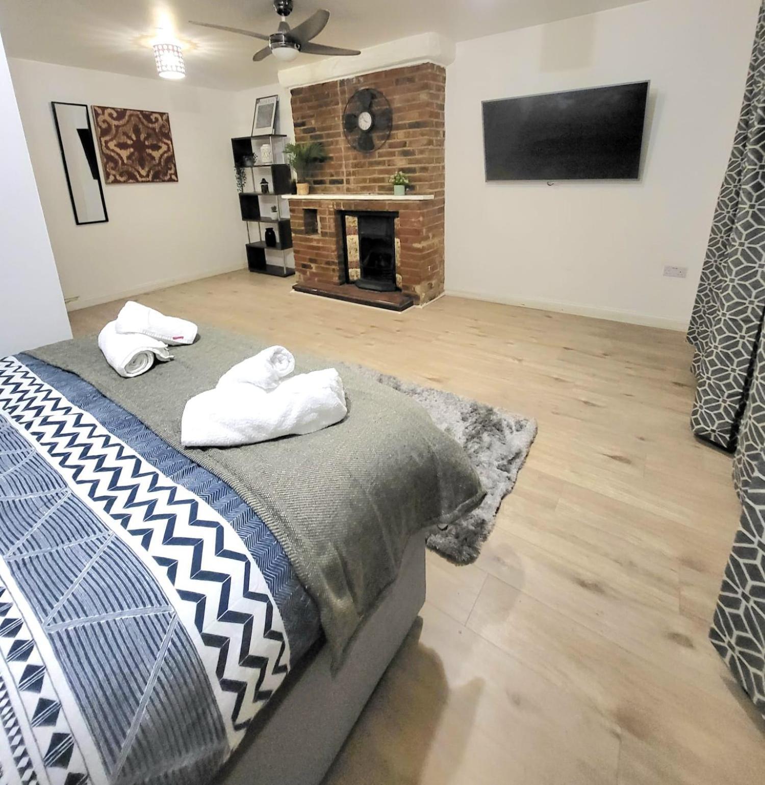 Close To Qmul Homestay *