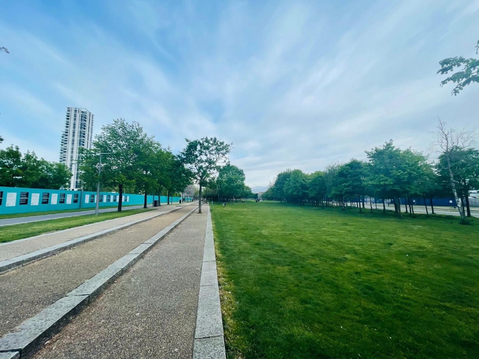 Greenwich With A River View & Balcony Near The 02 Arena & North Greenwich With Free Wifi & Fast Links Into London
