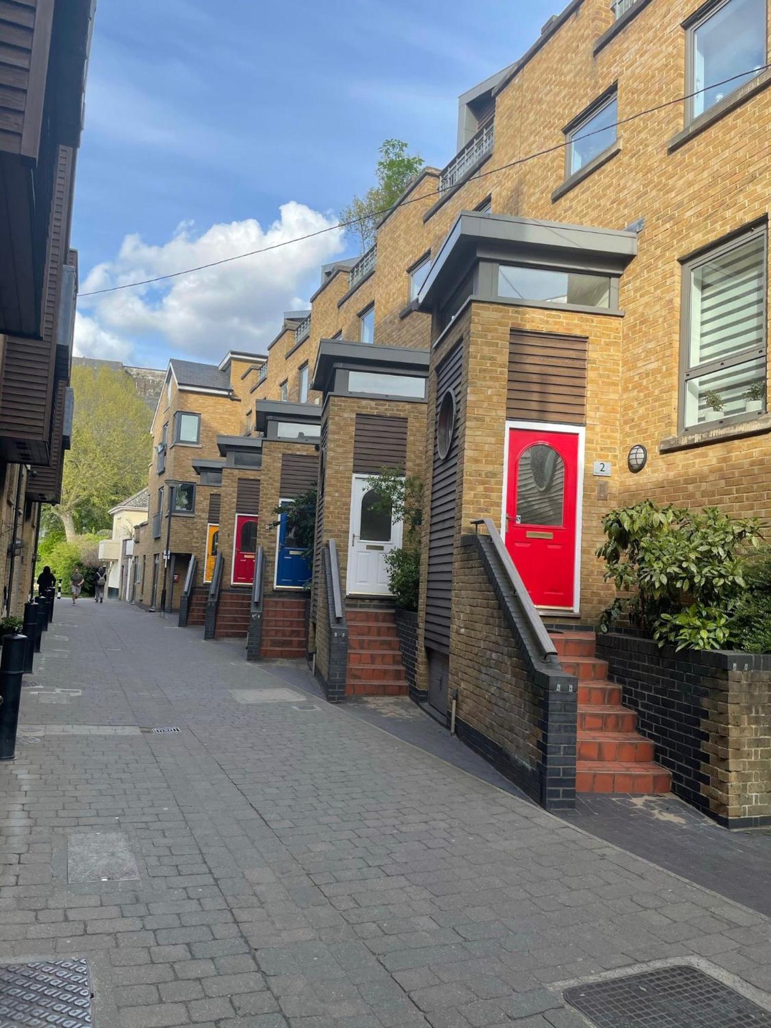 Greenwich With A River View & Balcony Near The 02 Arena & North Greenwich With Free Wifi & Fast Links Into Apartment London