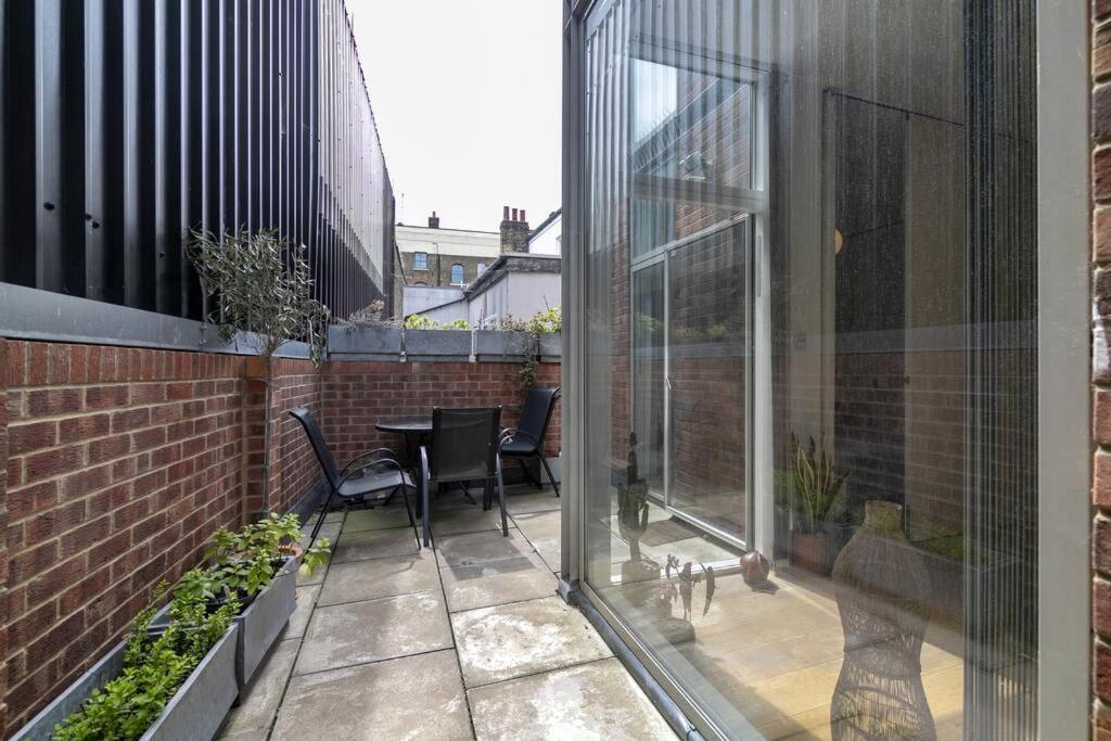 Spitalfields Market Garden Flat Apartment London