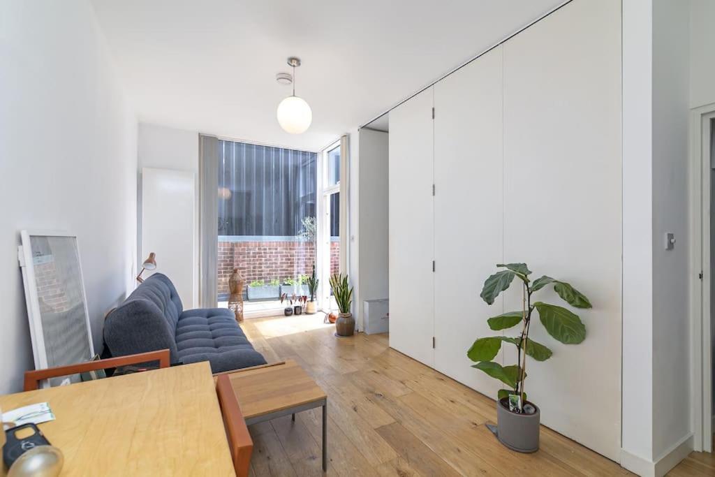 Spitalfields Market Garden Flat Apartment London