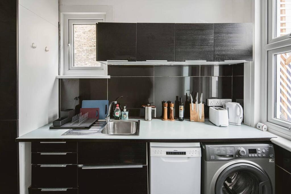 Super Stylish 1bd Flat With Garden In Leytonstone London