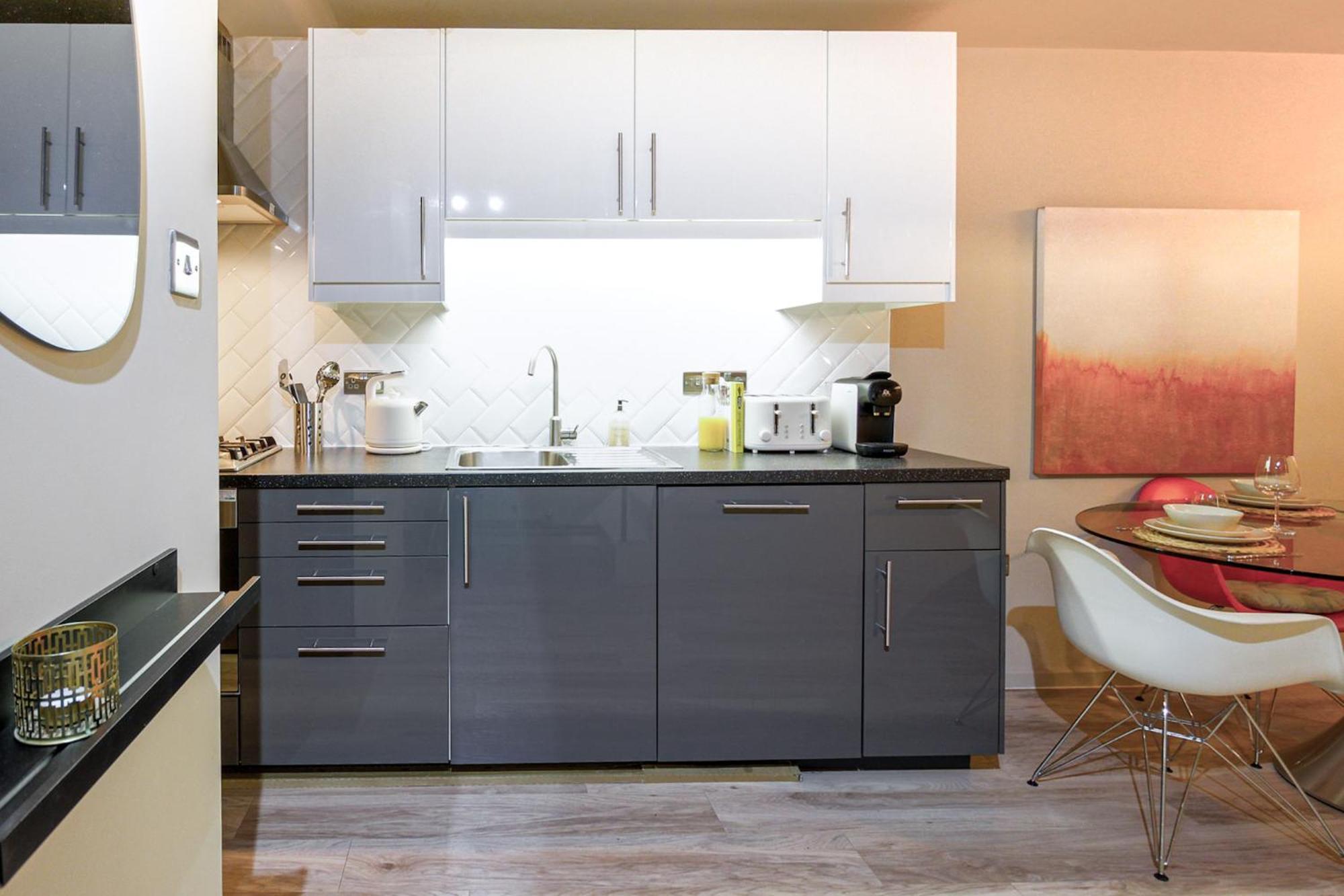 2 Bedrooms Close To Limehouse Station