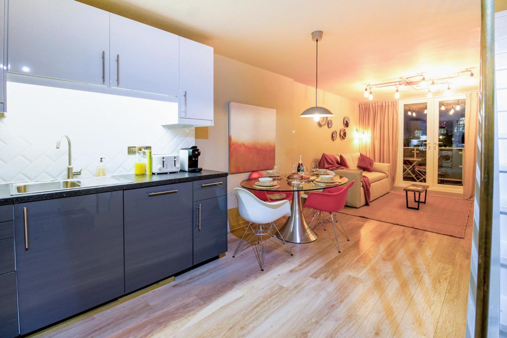 2 Bedrooms Close To Limehouse Station London