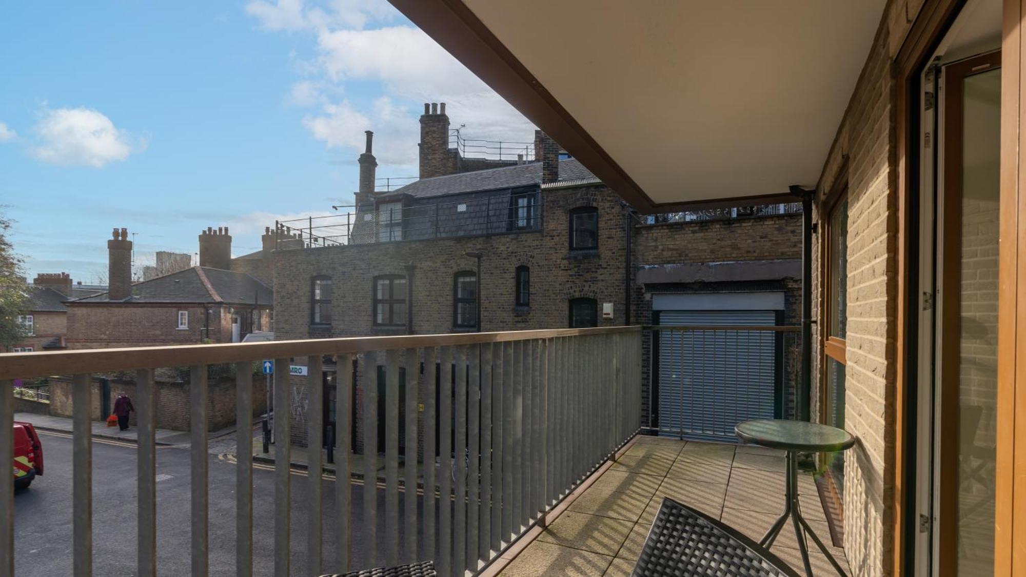 Modern Close To Colombia Road Market Apartment London