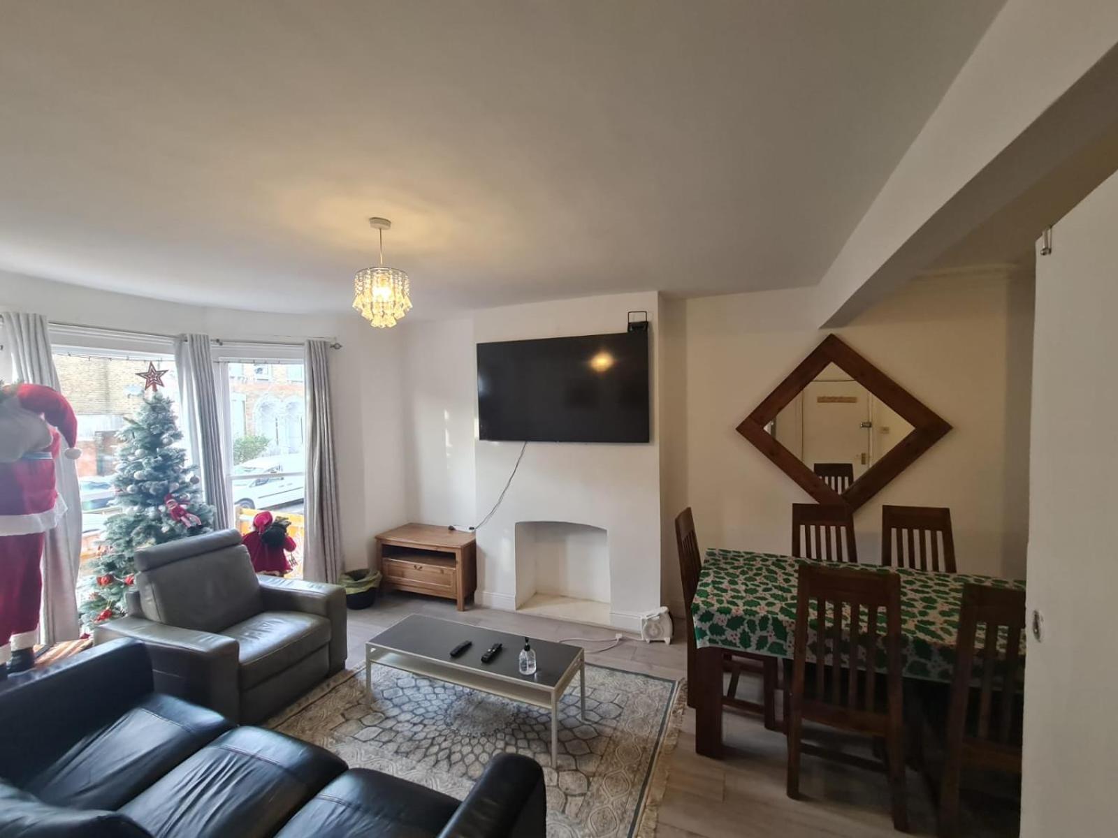 3-bed House In Self-contained In Ladywell Ferienhaus *