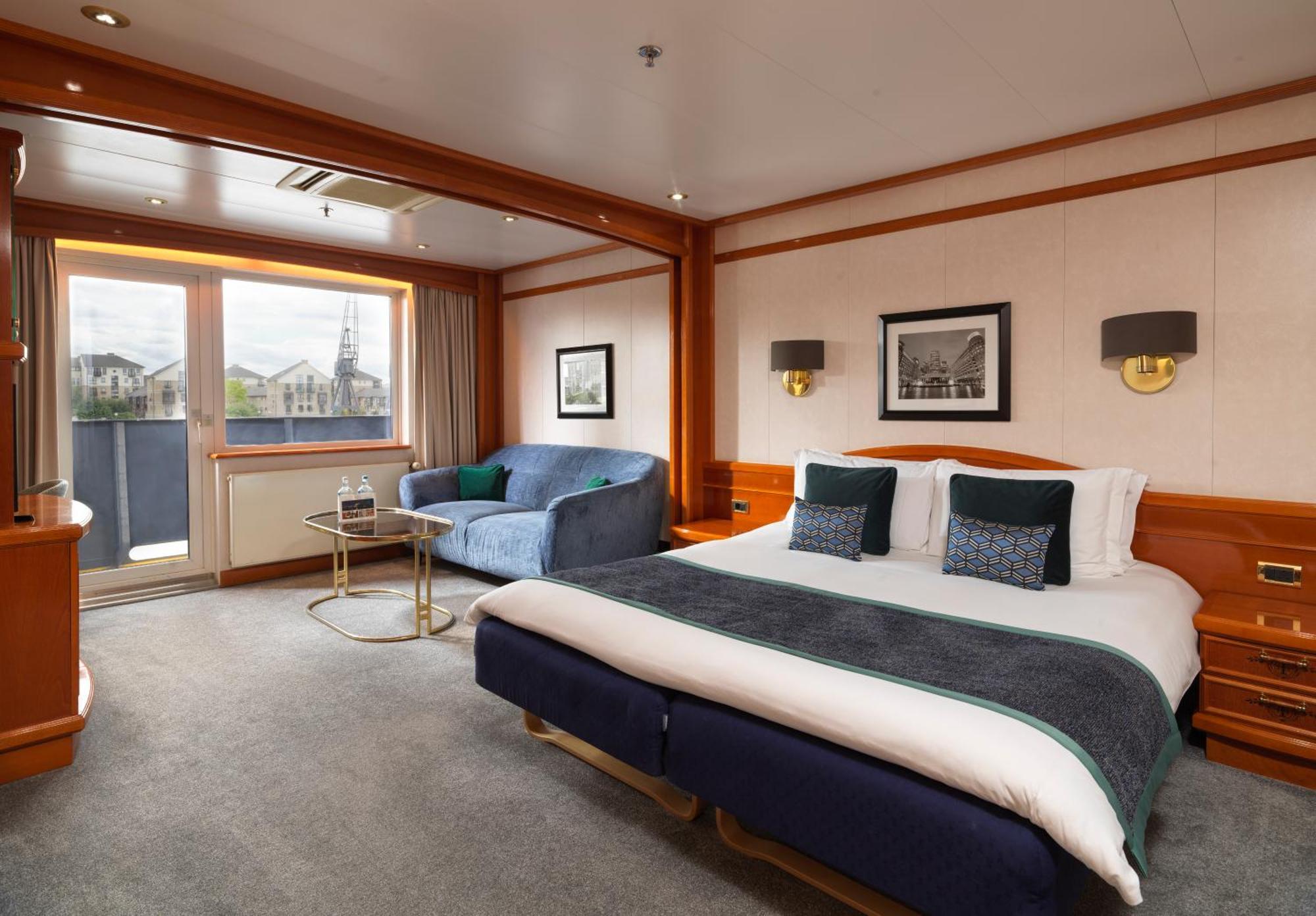 Hotel Sunborn Yacht 4*
