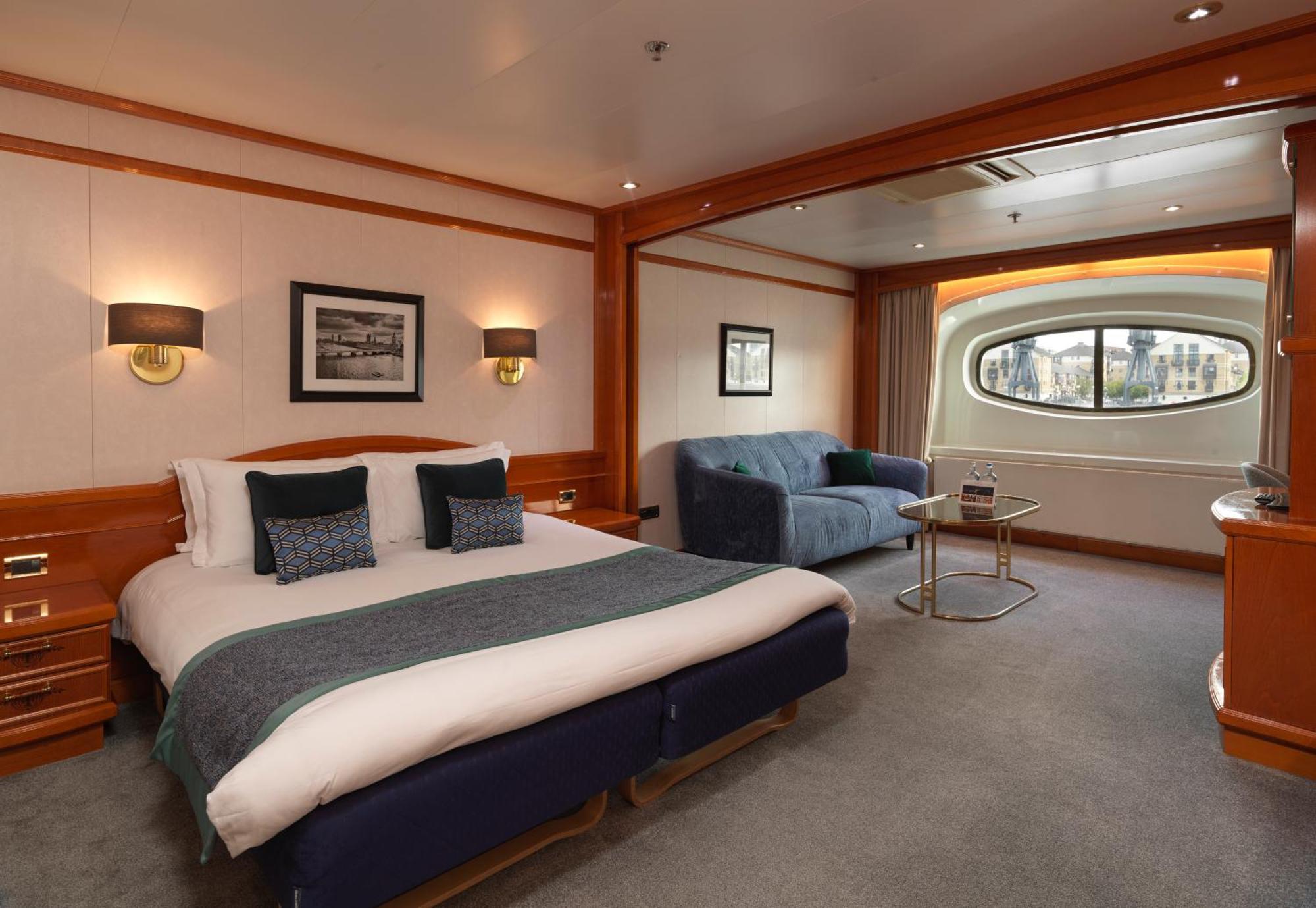 Sunborn Yacht 4*