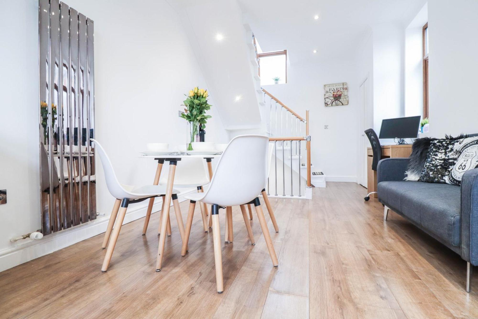 Stunning Split Level Leilighet *